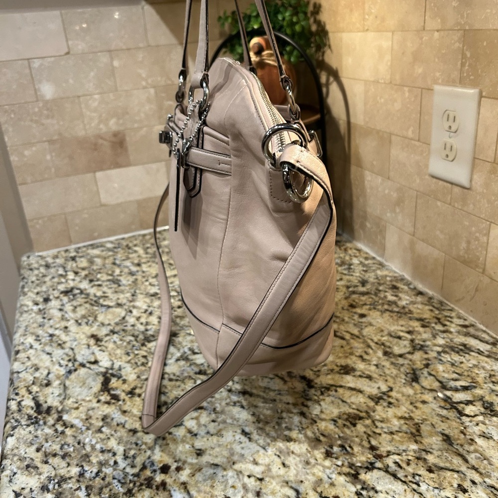 Coach Leather Shoulder Bag in Light Taupe - Picture 4 of 10
